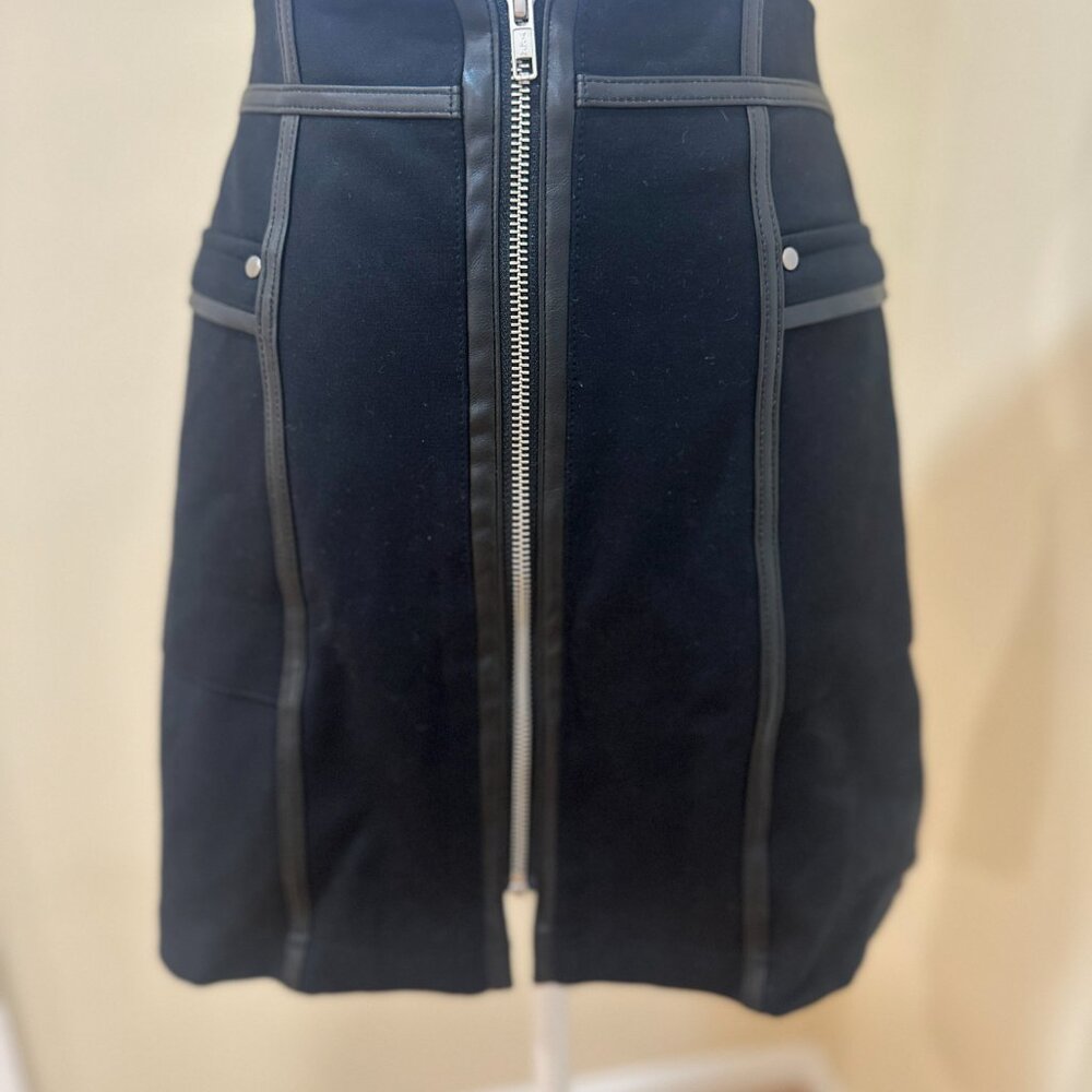 NWT Central Park West Black Mini Skirt Size Large – Stretch Knit, Zip Front - Picture 3 of 16